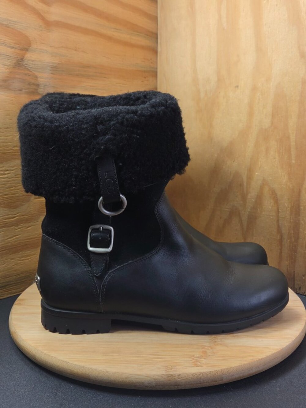 UGG Bellvue 3 III Womens Black Leather Boots Size 9